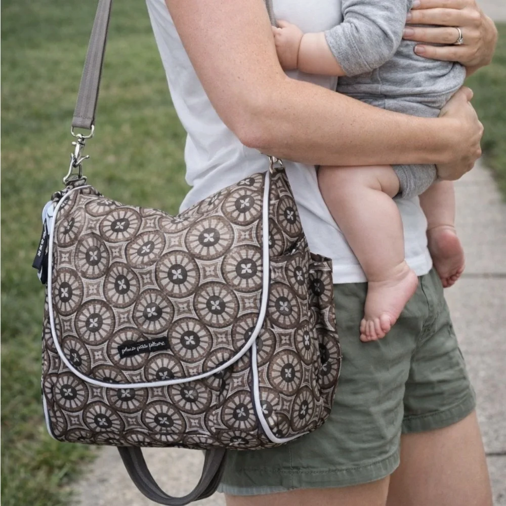 CUTE PETUNIA PICKLE BOTTOM DIAPER BAG/PURSE/BACKPACK